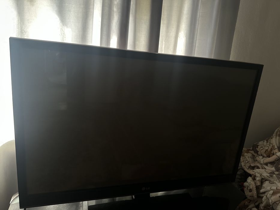 Продаётся телевизор LG, диагональ 115 см                             .