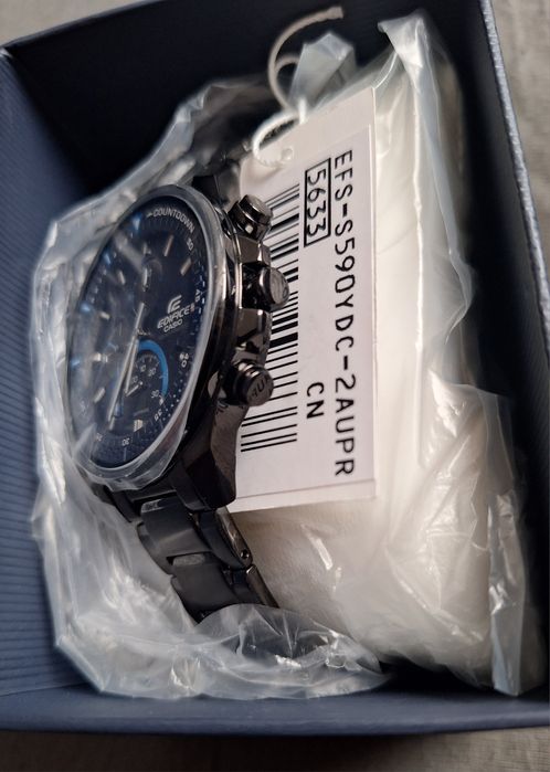 Casio Edifice EFS-S590YDC-2A — Соларна батерия, Сапфир крист