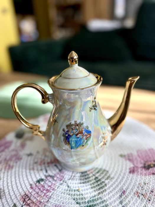 Винтидж порцеланов сервиз за кафе TITO VELES – перлен блясък 14 части