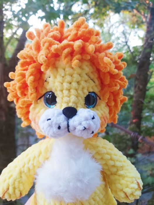 Вязаный плюшевый Львёночек