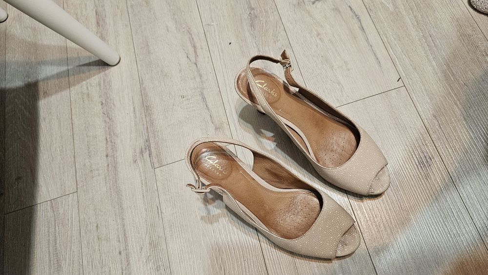 Pantofi clarks bej