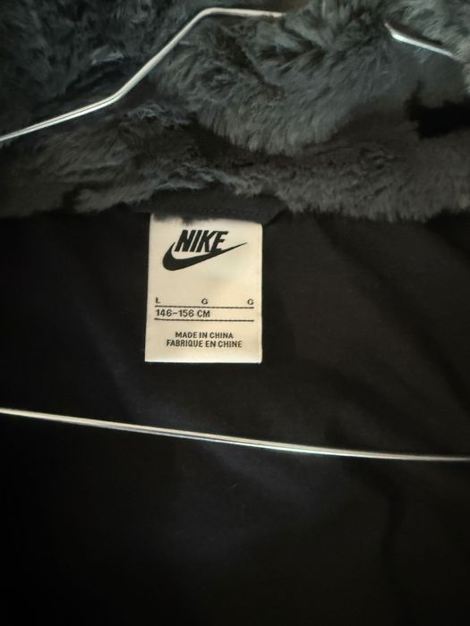 Яке Nike с еко пух