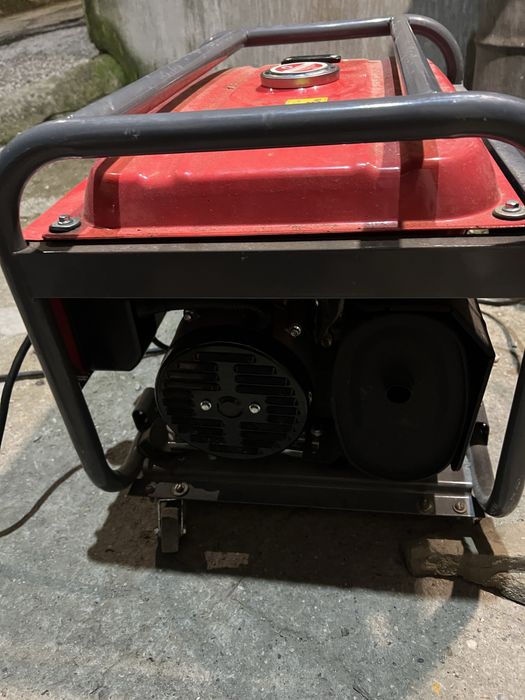 Бензинов Генератор  2.8 Kw