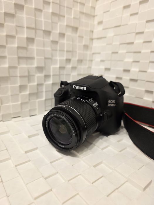 Aparat foto Canon EOS 2000D