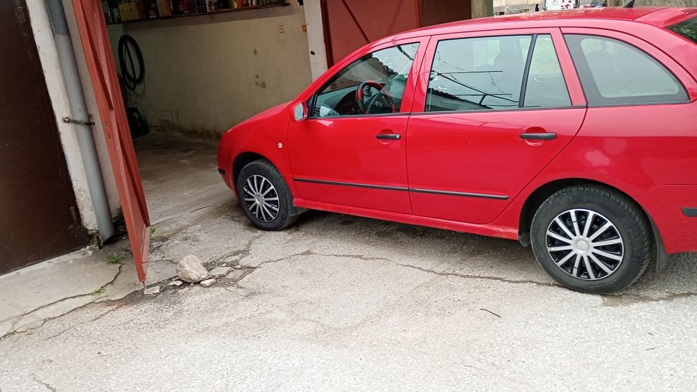 Давам гараж под наем гр Пазарджик