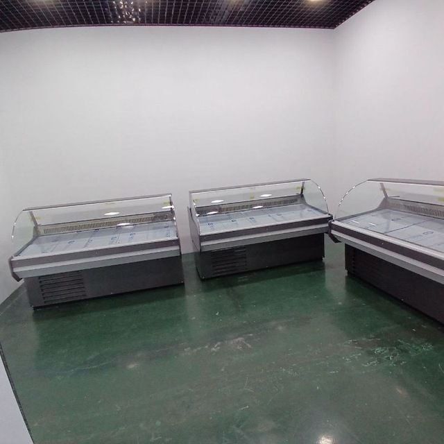 Витрина холодильник