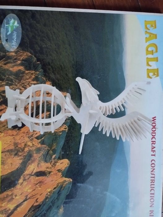 Игрушка новая. Конструктор. Краски.