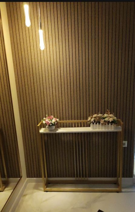 Консоль для прихожей