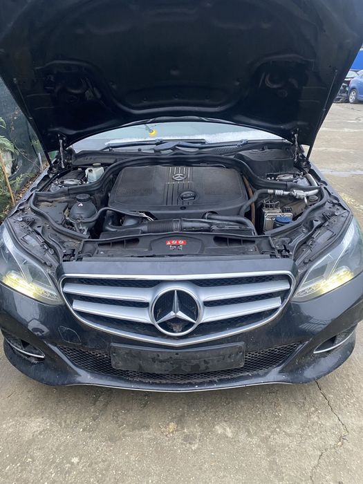 Balamale capotă stânga , dreapta cu capsă Mercedes W212 facelift