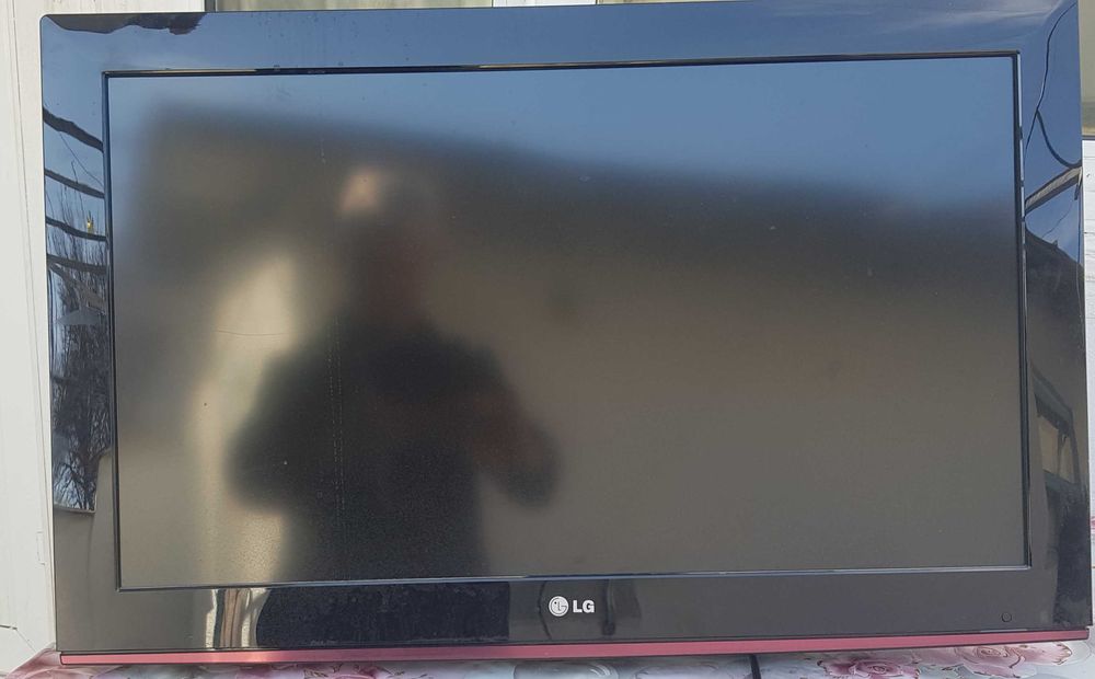 Продадается телевизор LG