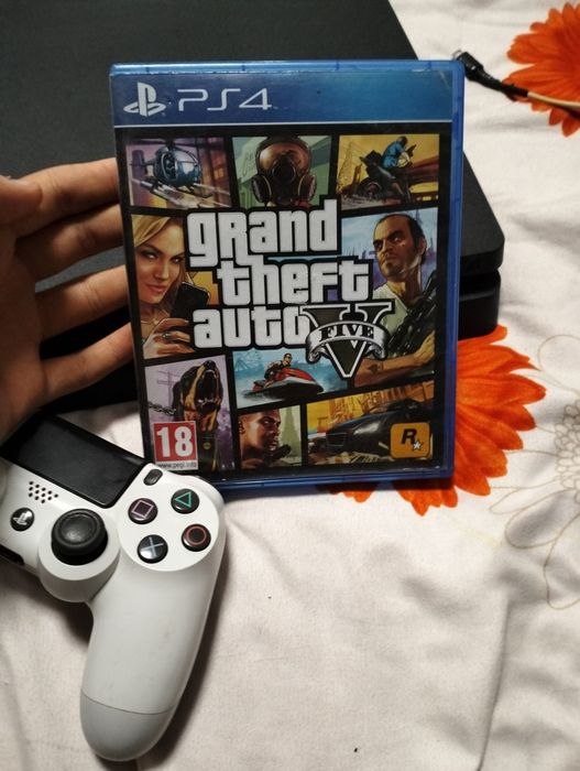 Vând PS4 slim cu 500gb