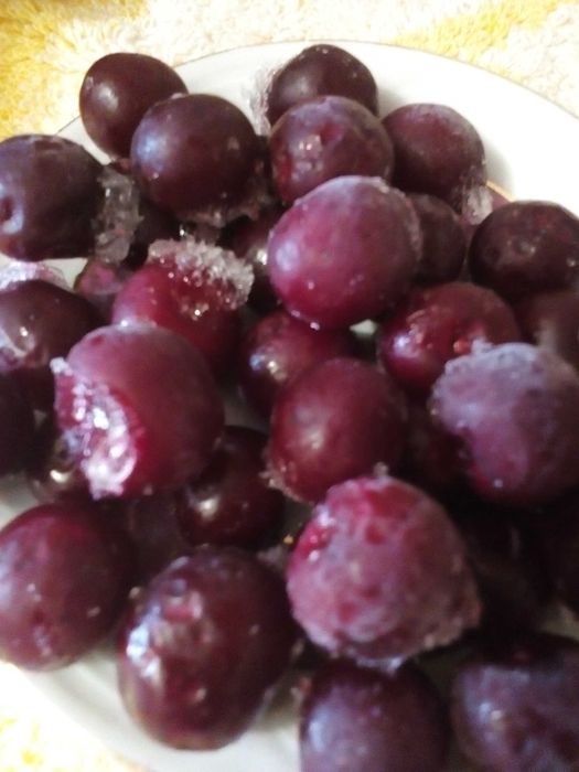 Продам замороженную, дачную вишню с косточкой