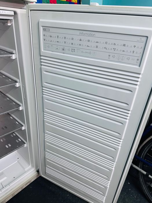 Liebherr/Вертикален фризер 130/60/60