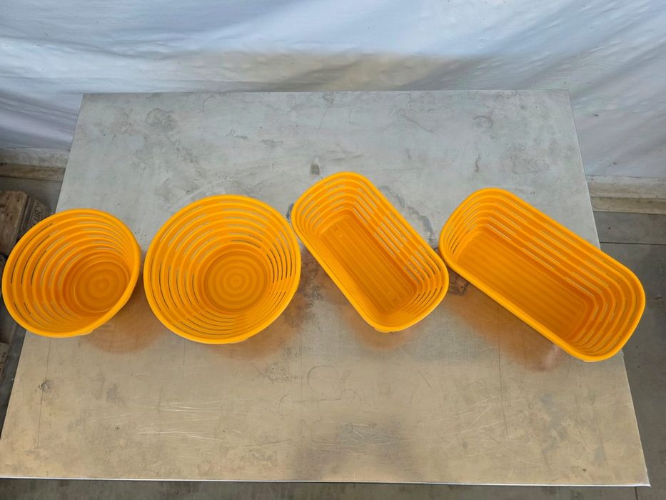 Пластмасови форми за втасване на хляб с плат