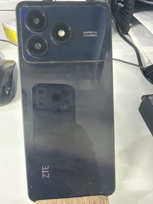 Продам телефон ZTE б/у