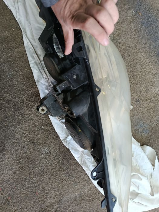 Фарове за Пежо 307