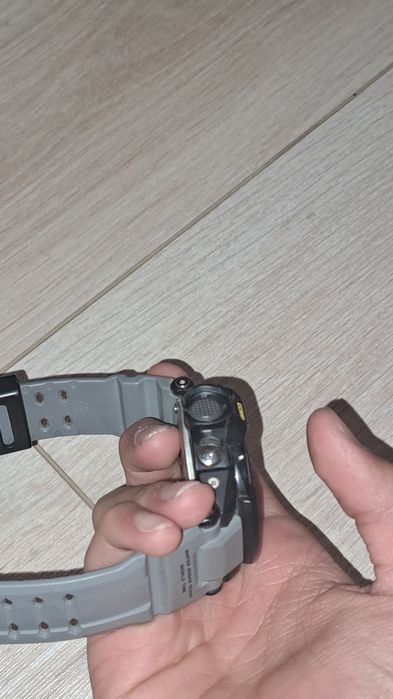 Часы: casio g-shock ga1000 (в хорошем состоянии)