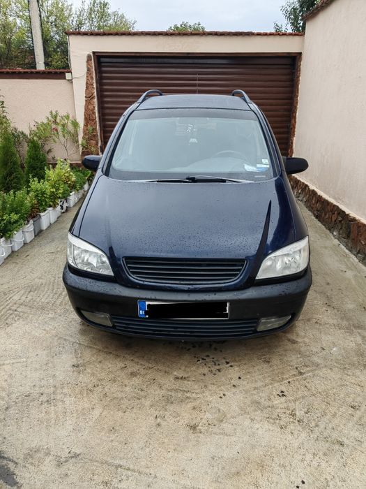 Продавам Opel Zafira