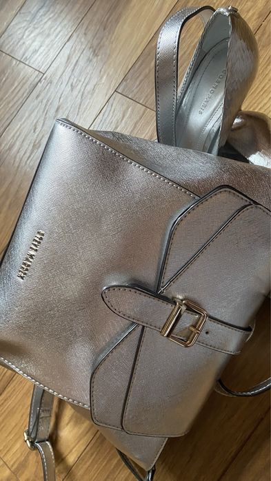 Сребристи чанта и обувки