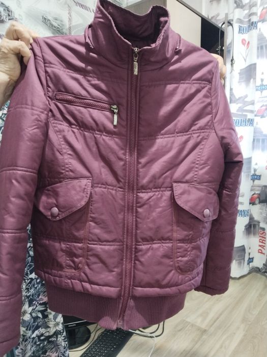 Продам женскую куртку.