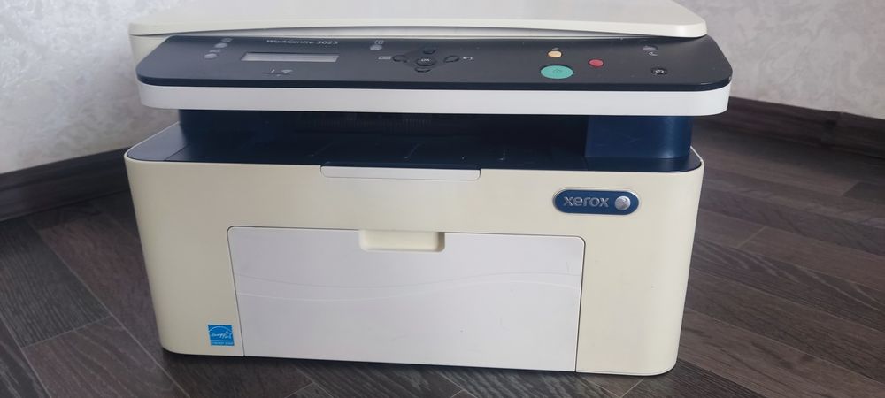 Продам принтер 3в1 МФУ