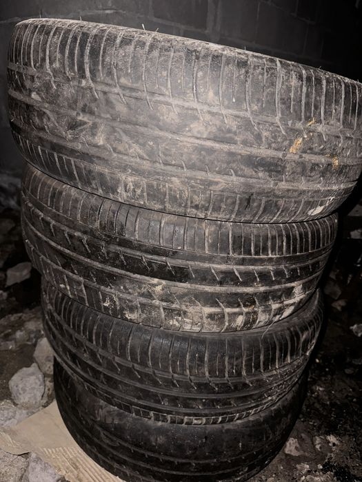 Продам летнюю резину на весту