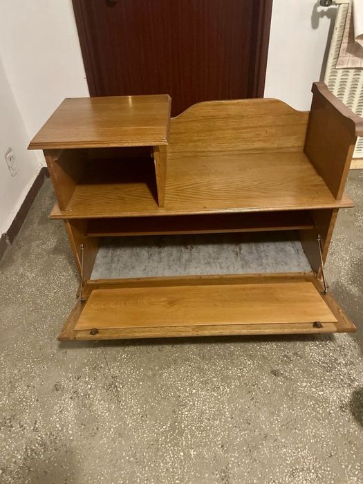 Comoda cu băncuță din lemn masiv