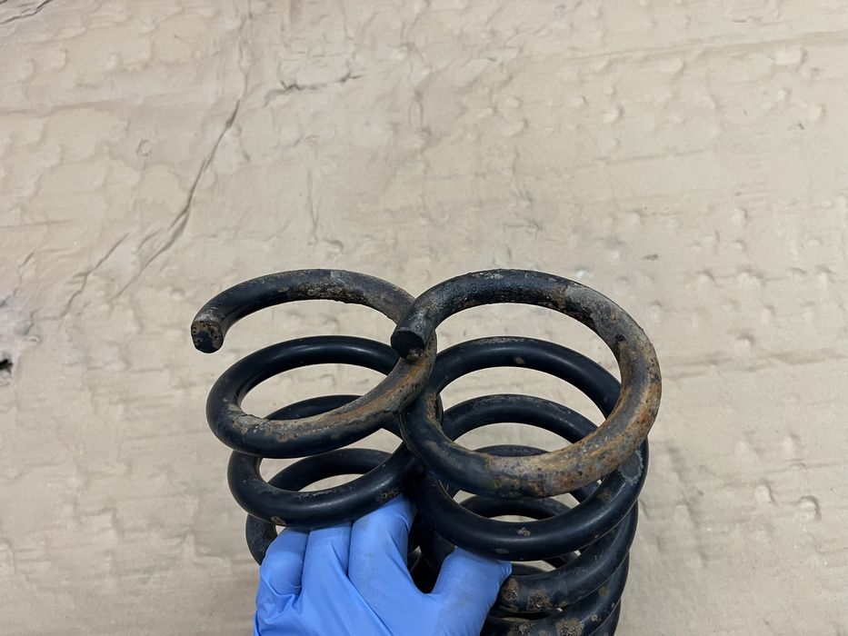 Задни пружини за Mercedes E-class W210 Седан