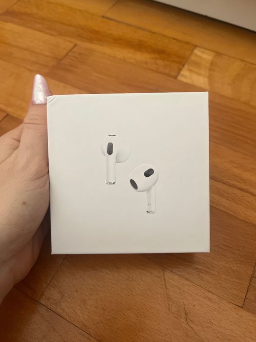 AirPods generația 3