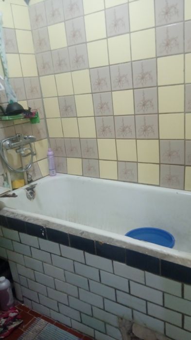 21 микрорайон 2 этаж  1 ханалы кв сатылады