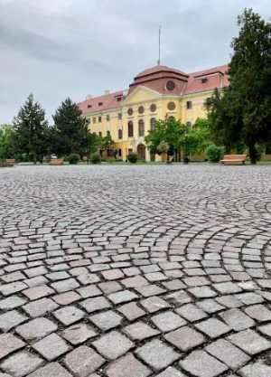 Andesit Piatra Cubica