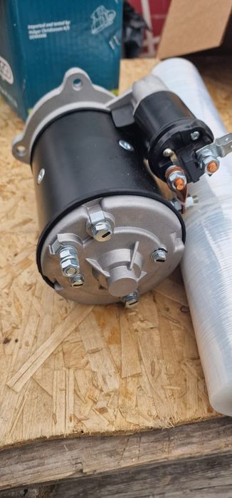 Electromotor pentru tractoare Ford.

Compatibil cu urmatoarele modele