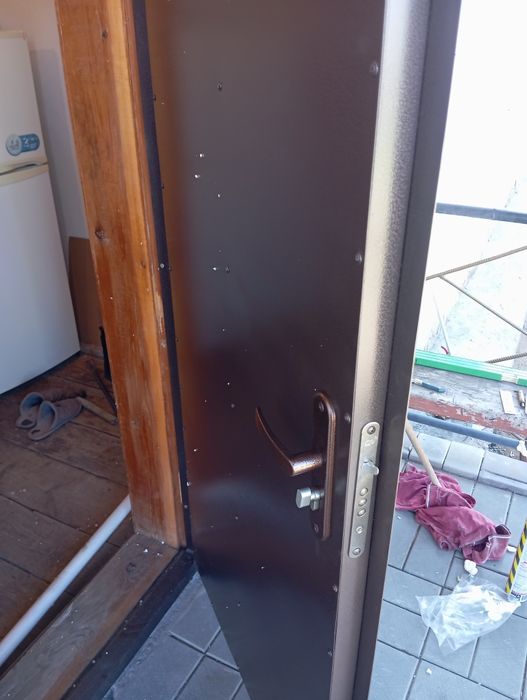 Дверь в кладовке