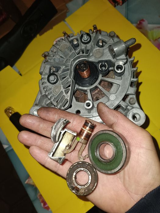 Alternator  recondiționat Peugeot Citroen  96 78048880.   1.6 /1.5 D