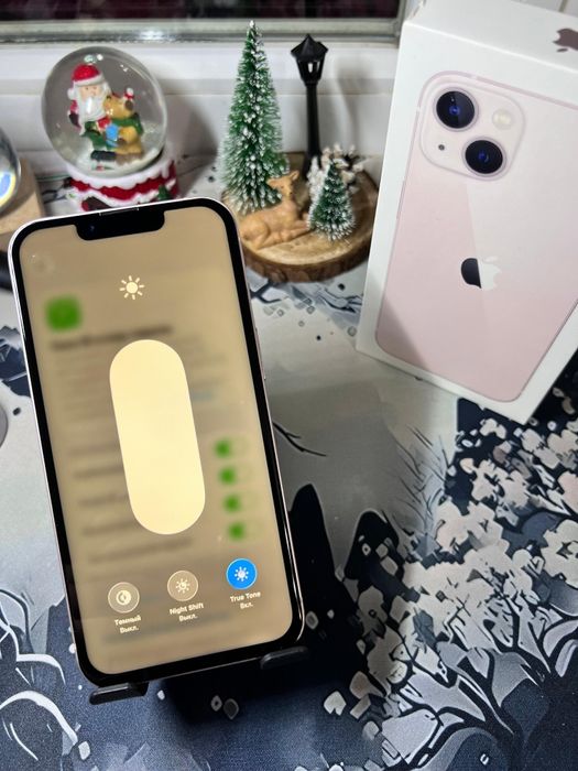 Продам Айфон 13.