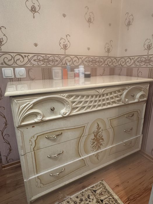 Спальный гарнитур