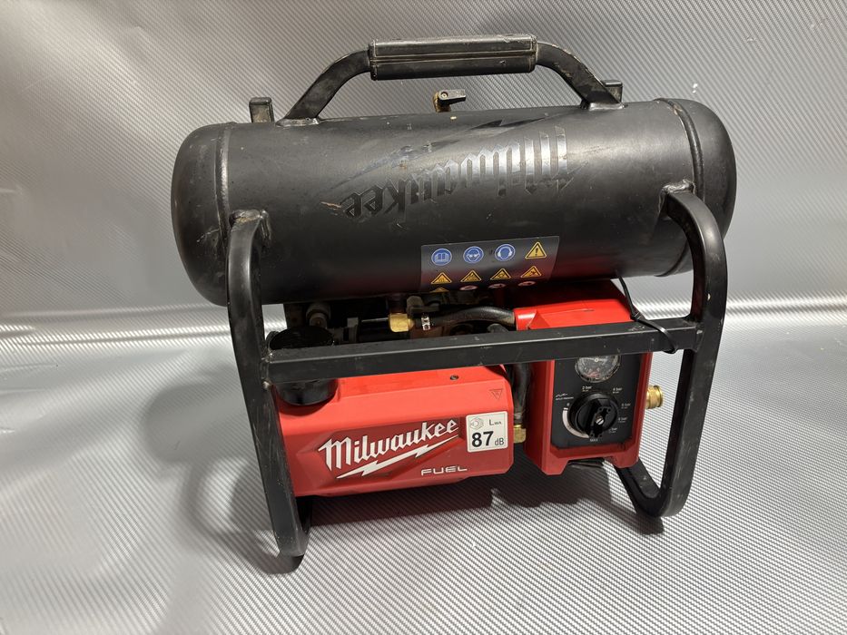 Compresor milwaukee M18 FAC