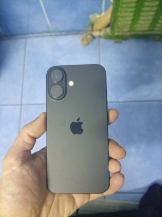 Vand iphone 16 ca nou