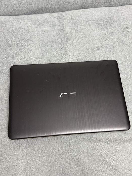 Ноутбук asus