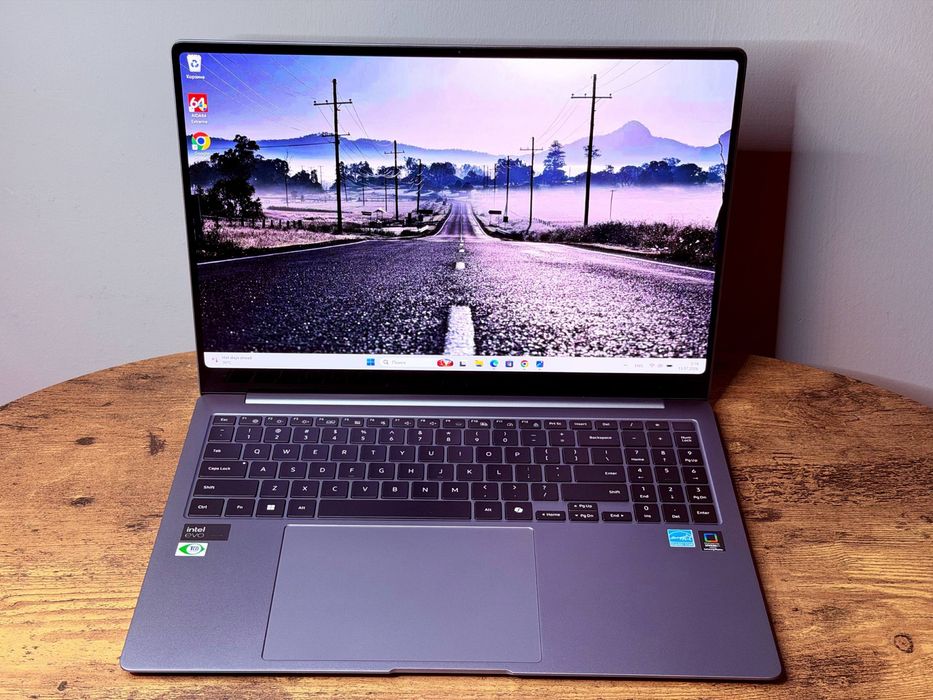 Galaxy Book4 Pro Amoled_2.8K_120hz_32gb