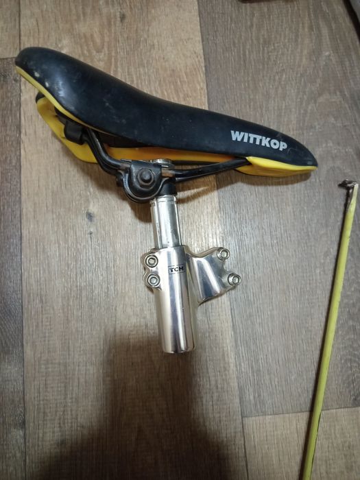 Кормило с лапа, амортисьорна седалка и колче ,а ретро велосипед