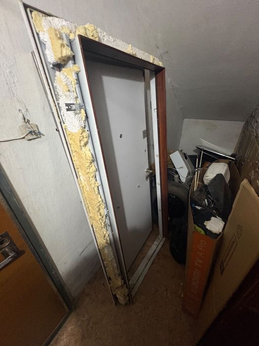 Продам дверь в пленке бу
