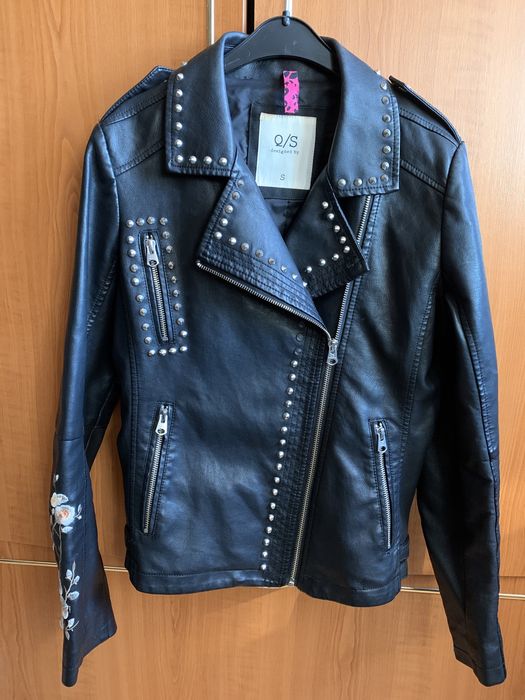 Geaca q/s S neagra cu broderie imitatie piele