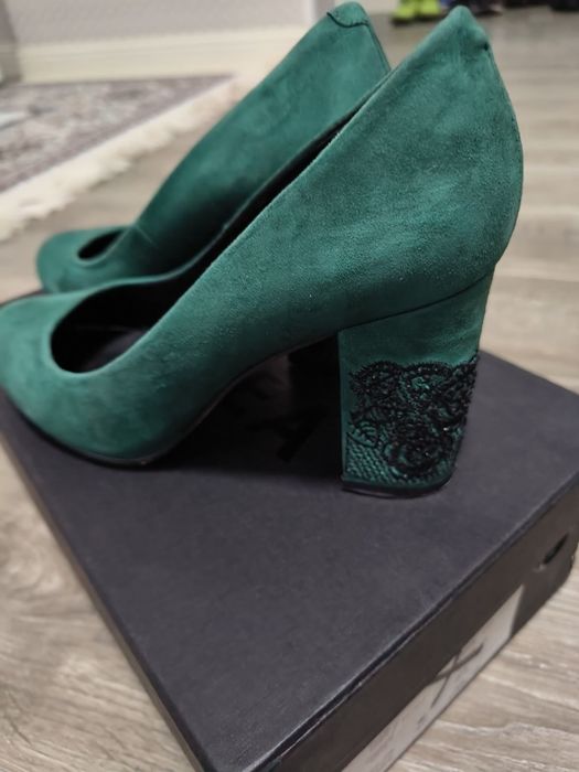 Продам туфли 35 размер , подойдут на 35,5