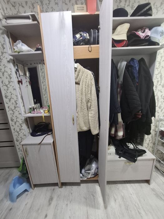 Продам прихожка шкаф