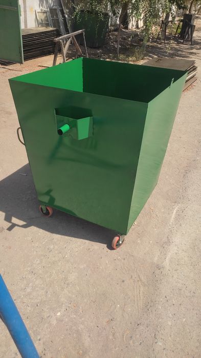 chiqindi idish va urna