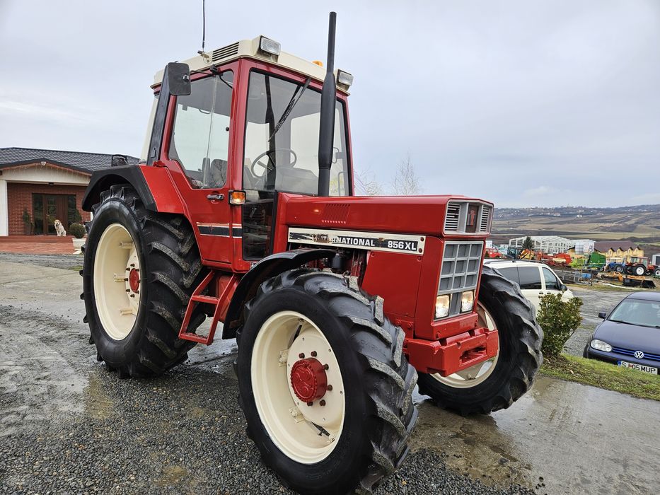 Tractor CASE International 856 XL