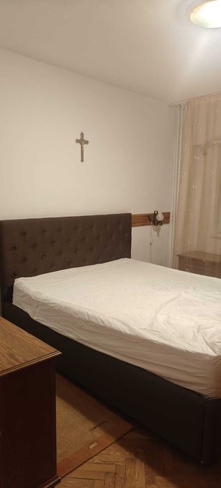 Închiriez apartament cu 2 camere central