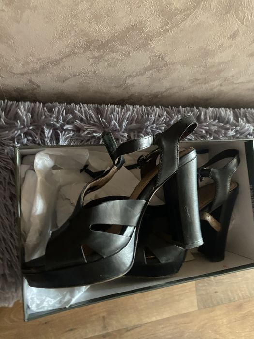 Босоножки летние