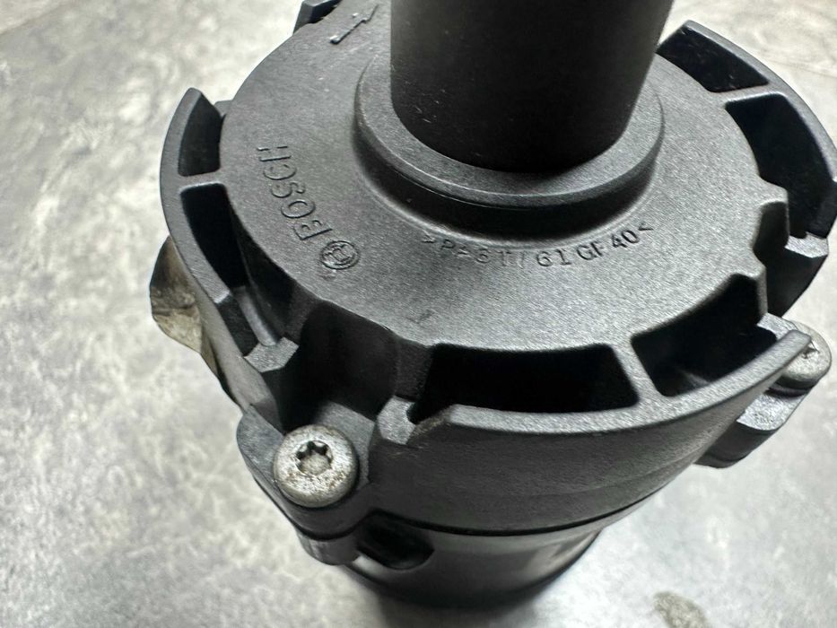 Volkswagen Pump BOSCH 5C0965567